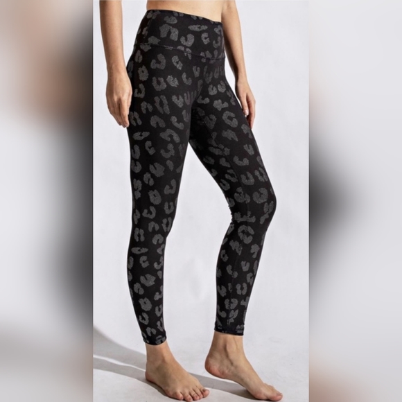 Black High Waisted Leggings w/a Beautiful Shiny Silver Leopard Print - Picture 5 of 6